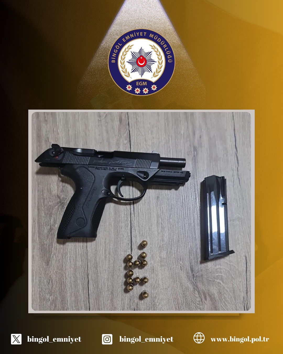 Bingöl’de araçta ruhsatsız silah ele geçirildi