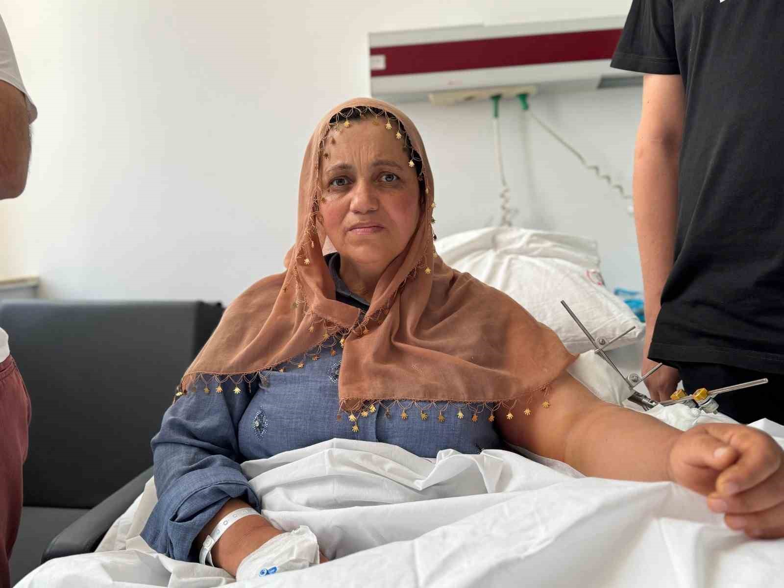Dirseğinde kırık ve bağ kopması olan hasta, başarılı operasyonla sağlığına kavuştu
