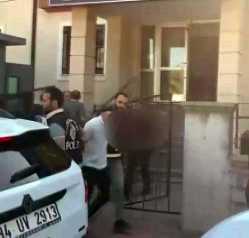 Kendilerini polis, savcı diye tanıtıp 7 milyon TL dolandırdılar
