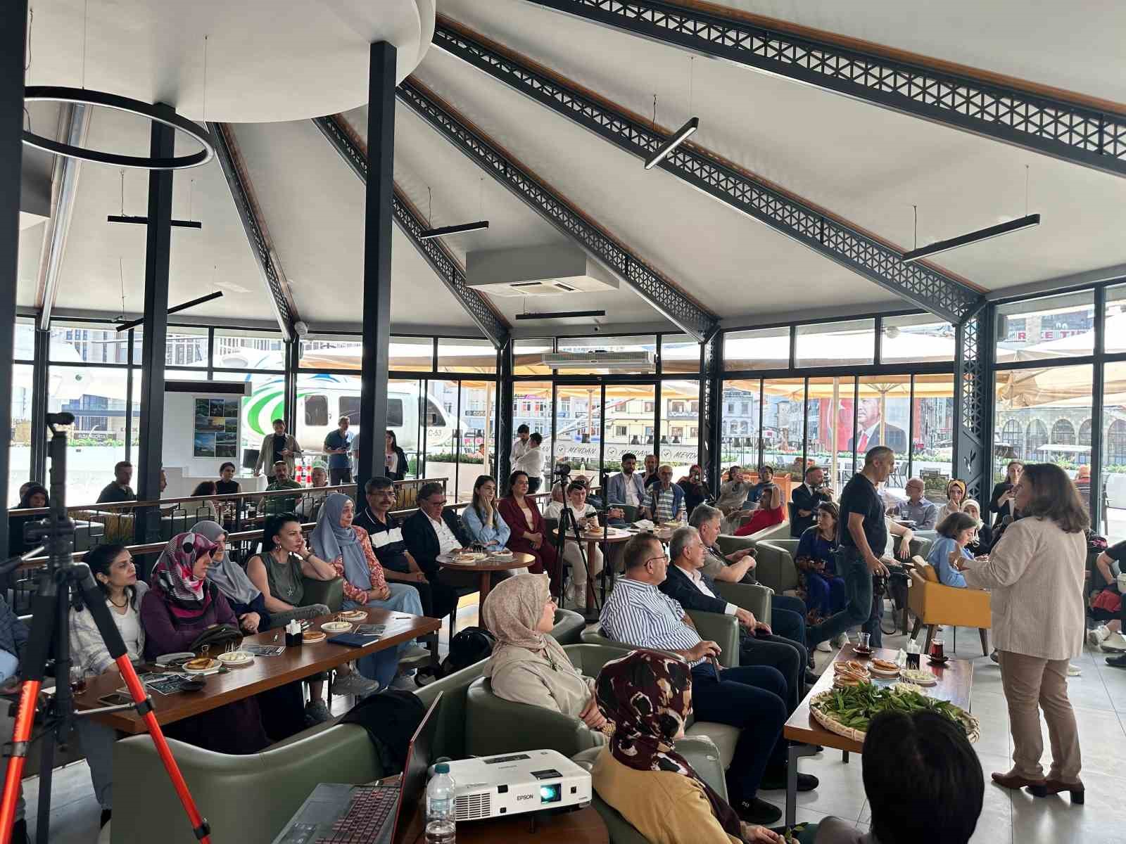 Çayın geçmişi, bugünü ve geleceği konuşuldu