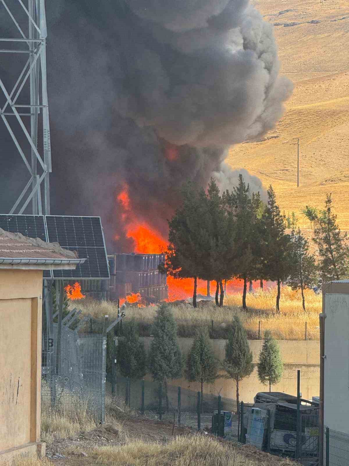 Batman OSB’de fabrika yangını