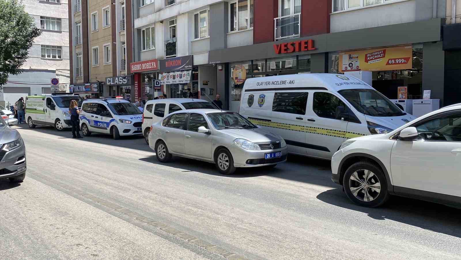 Haber alınamayan gen&ccedil; adamın ş&uuml;pheli &ouml;l&uuml;m&uuml;
