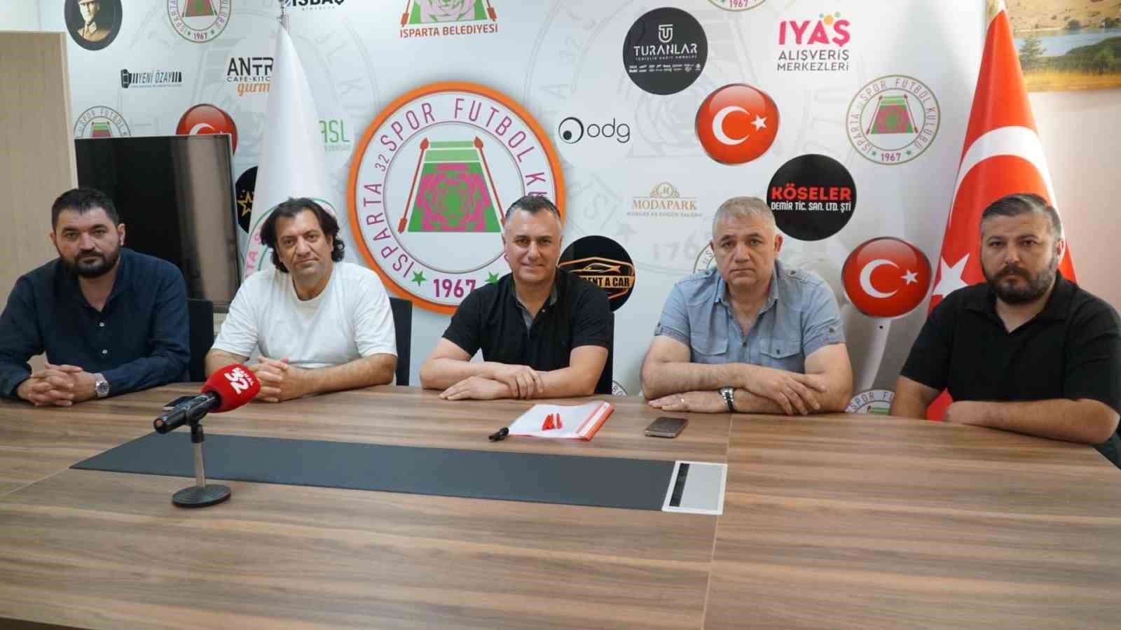 Isparta 32 Spor Bülent Akan’a emanet