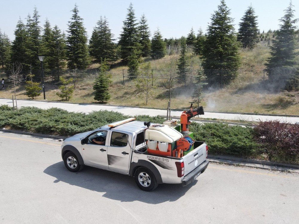 Pursaklar Belediyesi’nden haşerelere karşı mücadele