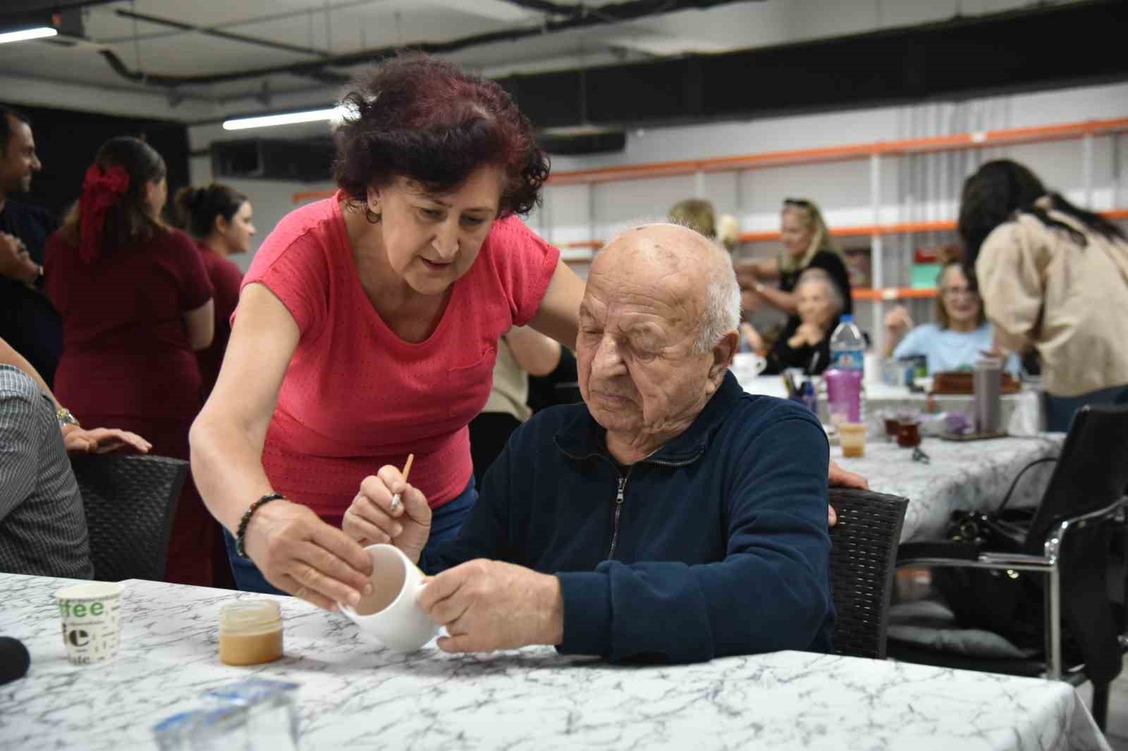 "Çini Sanatıyla Nesiller Buluşuyor" etkinliği