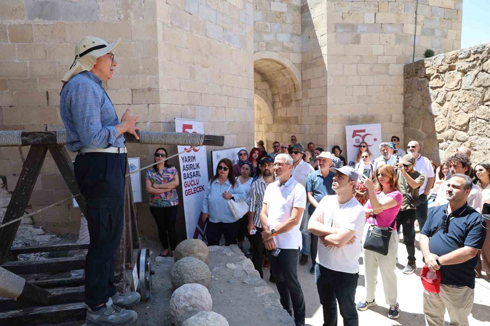 Elazığ’da bilim, tarih ve kültür Harput Kalesi’nde buluştu