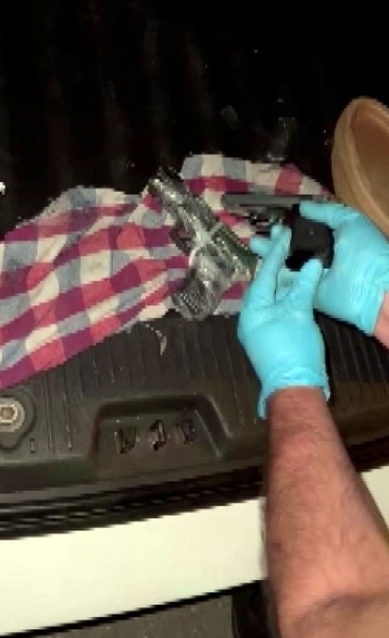 Sakarya&rsquo;da silah ka&ccedil;ak&ccedil;ılığına darbe: &Ccedil;ok sayıda silah ve m&uuml;himmatı ele ge&ccedil;irildi, 4 g&ouml;zaltı
