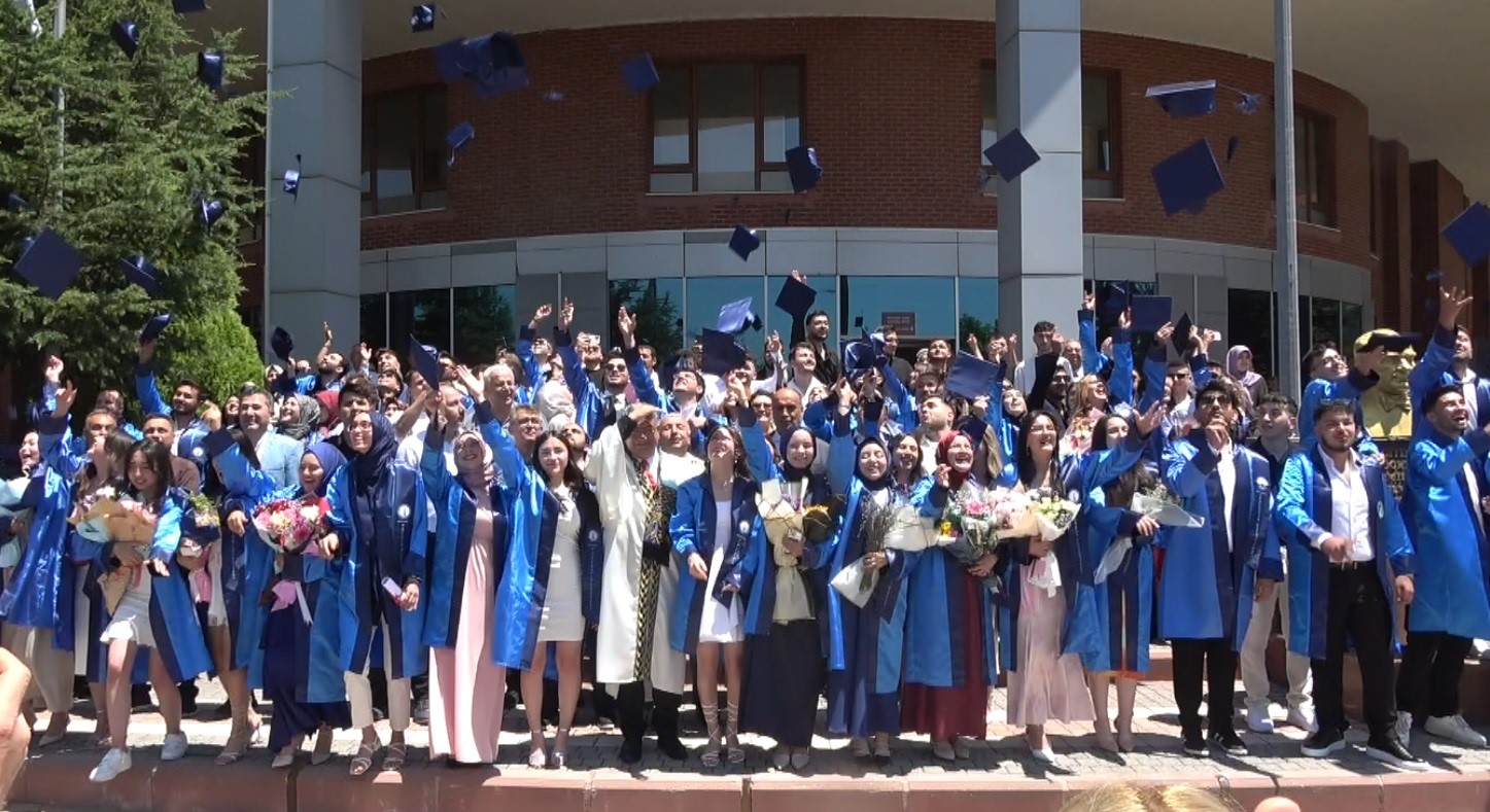DPÜ Tavşanlı Kampüsü’nde 272 öğrencinin mezuniyet coşkusu