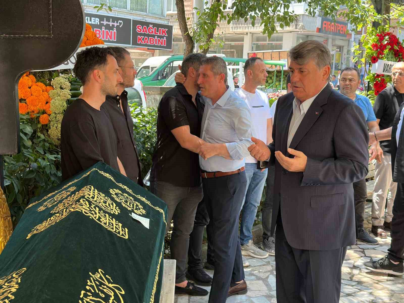 Serdar Topraktepe’nin ağabeyi Ayhan Topraktepe son yolculuğuna uğurlandı
