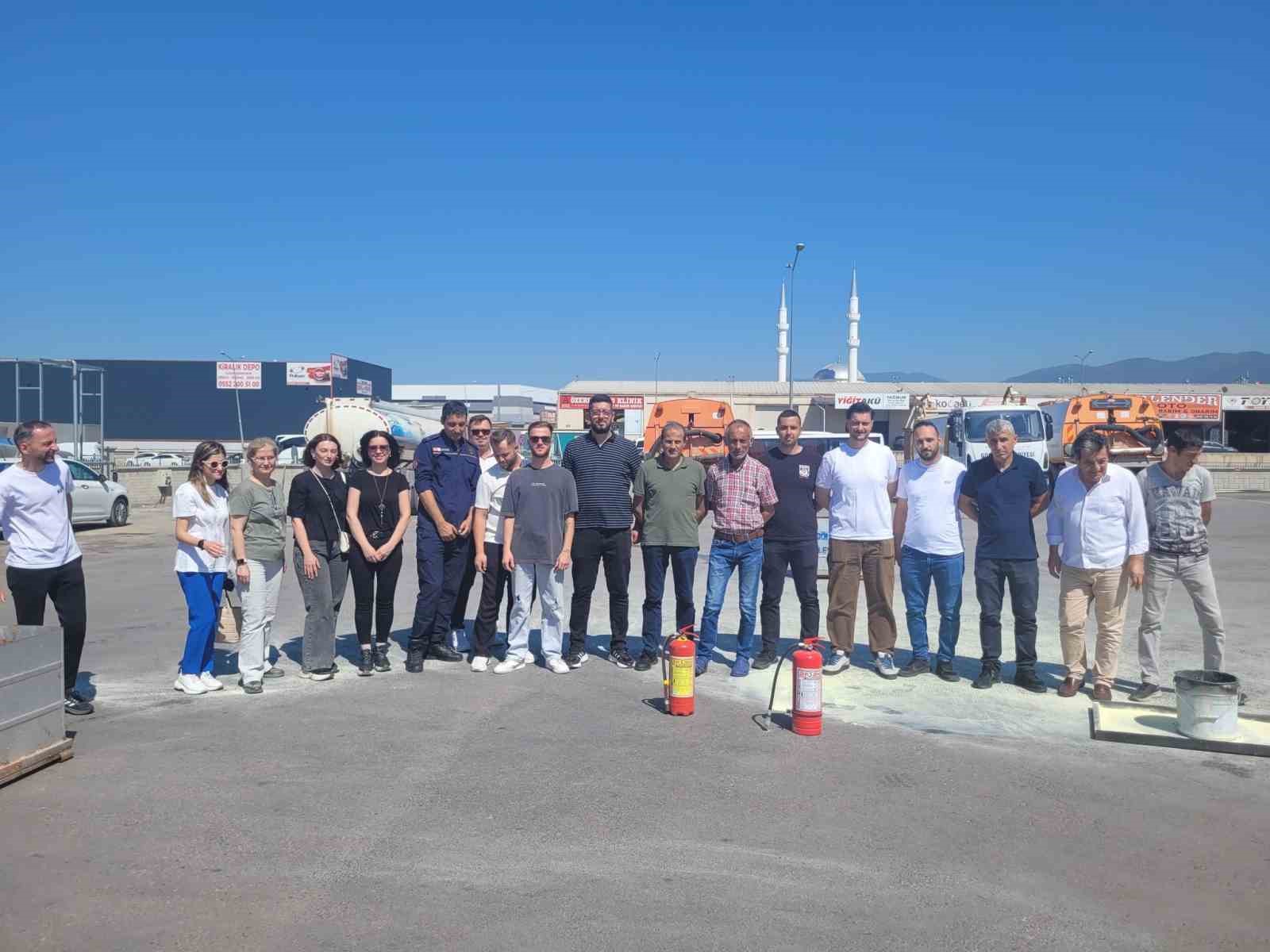 İtfaiyeden, belediye personeline yangın eğitimi
