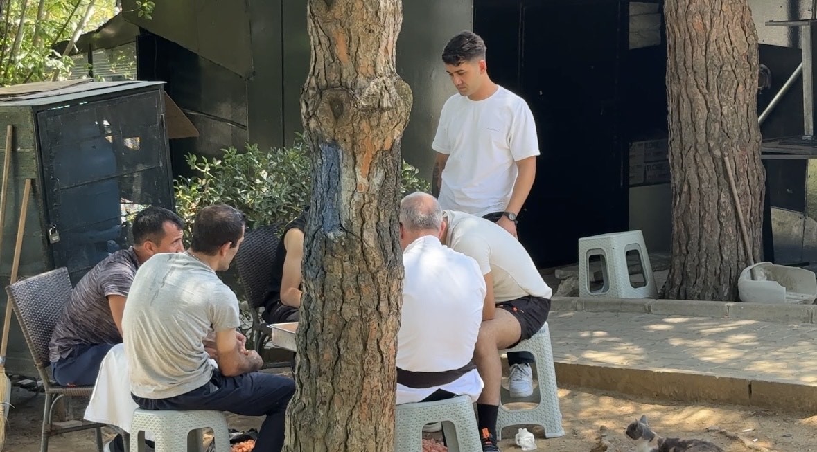 İtfaiye erlerinden yangın sonrası İstanbul Boğazı pozu
