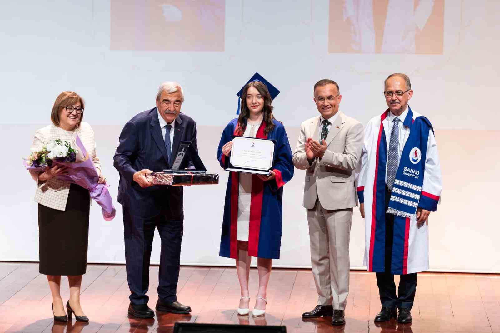 SANKO Üniversitesi Tıp Fakültesinde mezuniyet coşkusu