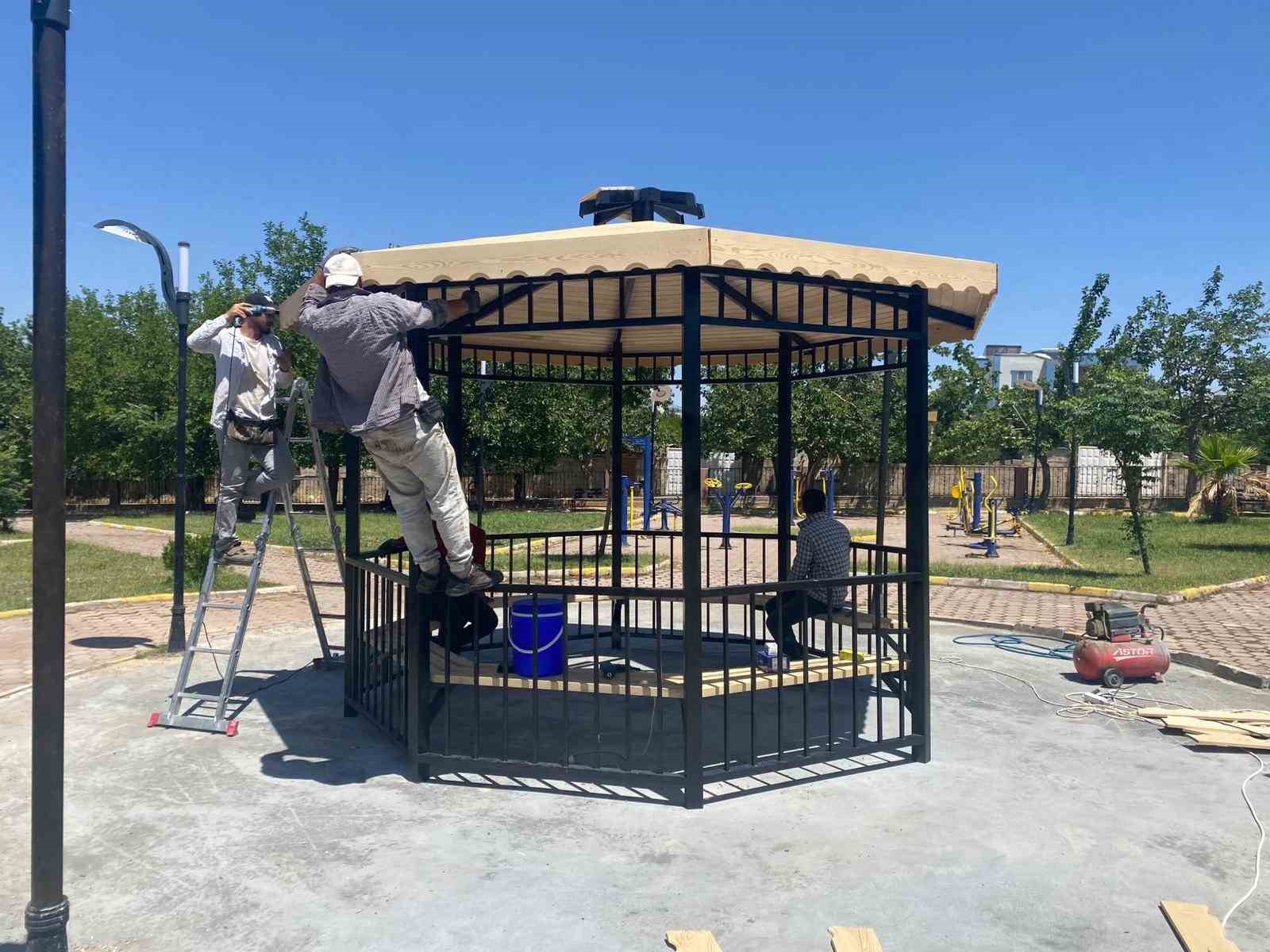 Başkan Hallaç: ‘’Parklarımızda temizlik ve bakım çalışmaları aralıksız devam ediyor"