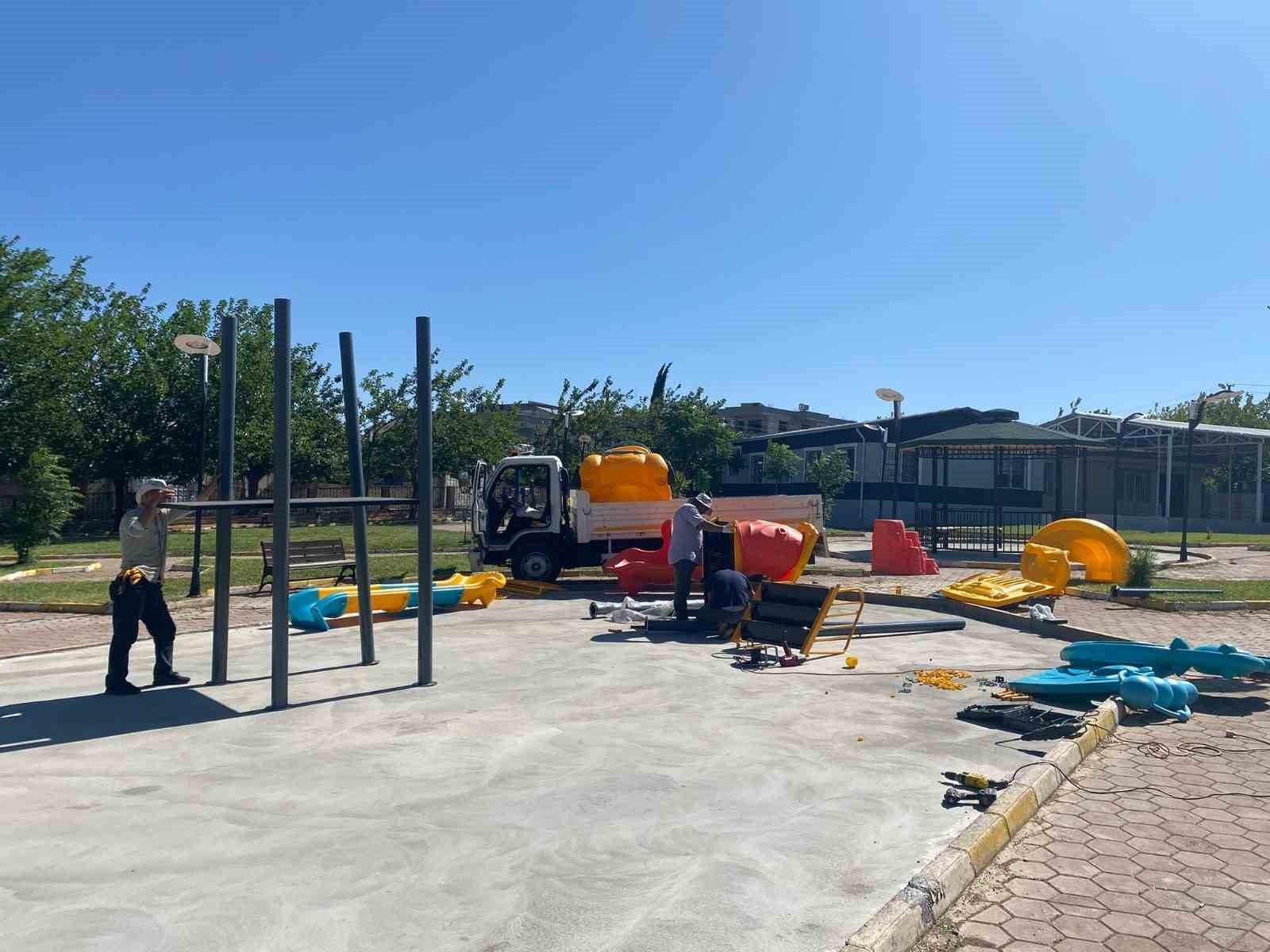 Başkan Halla&ccedil;: &lsquo;&rsquo;Parklarımızda temizlik ve bakım &ccedil;alışmaları aralıksız devam ediyor"
