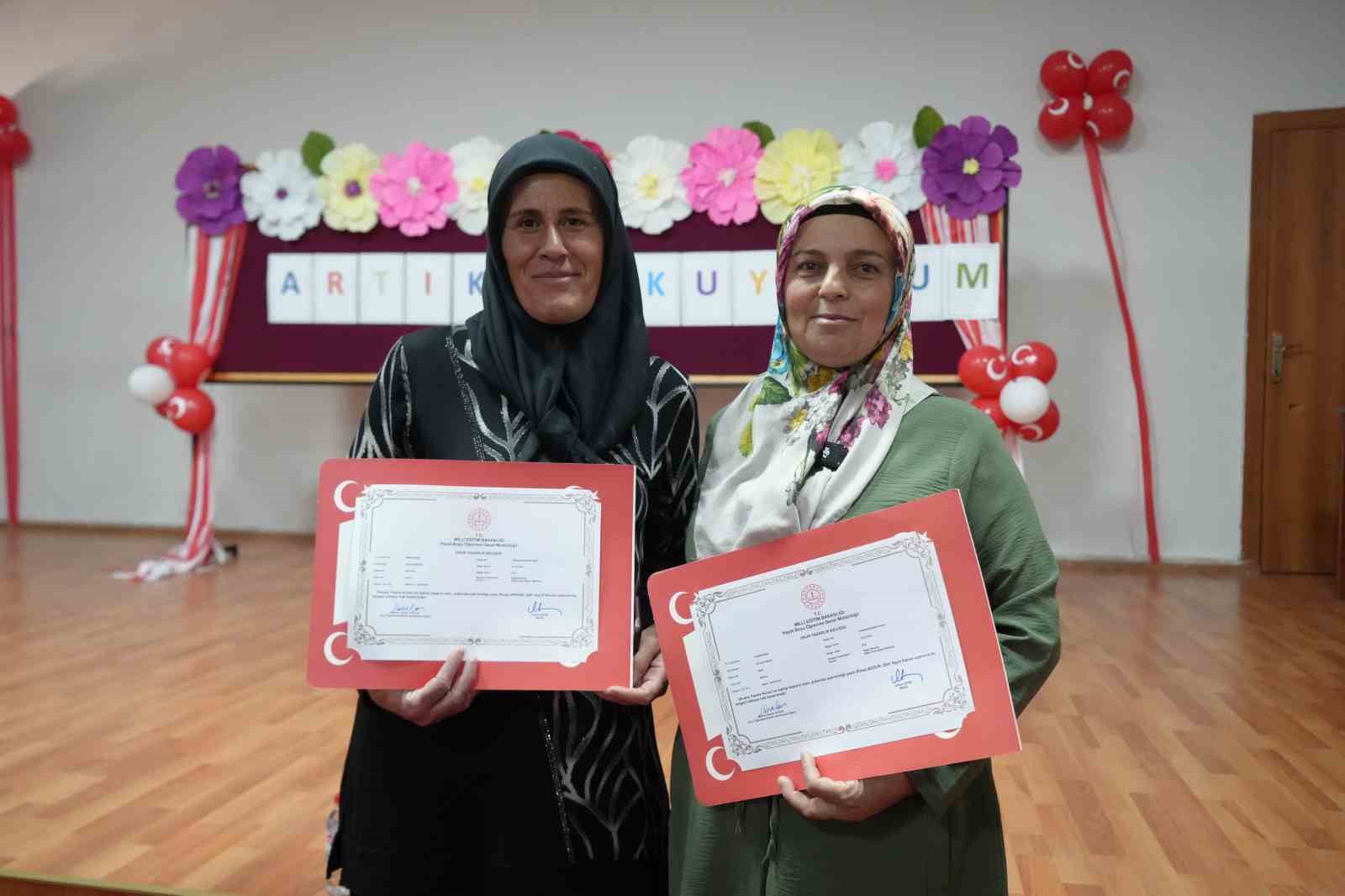 Pes etmediler, okumayı &ouml;ğrendiler
