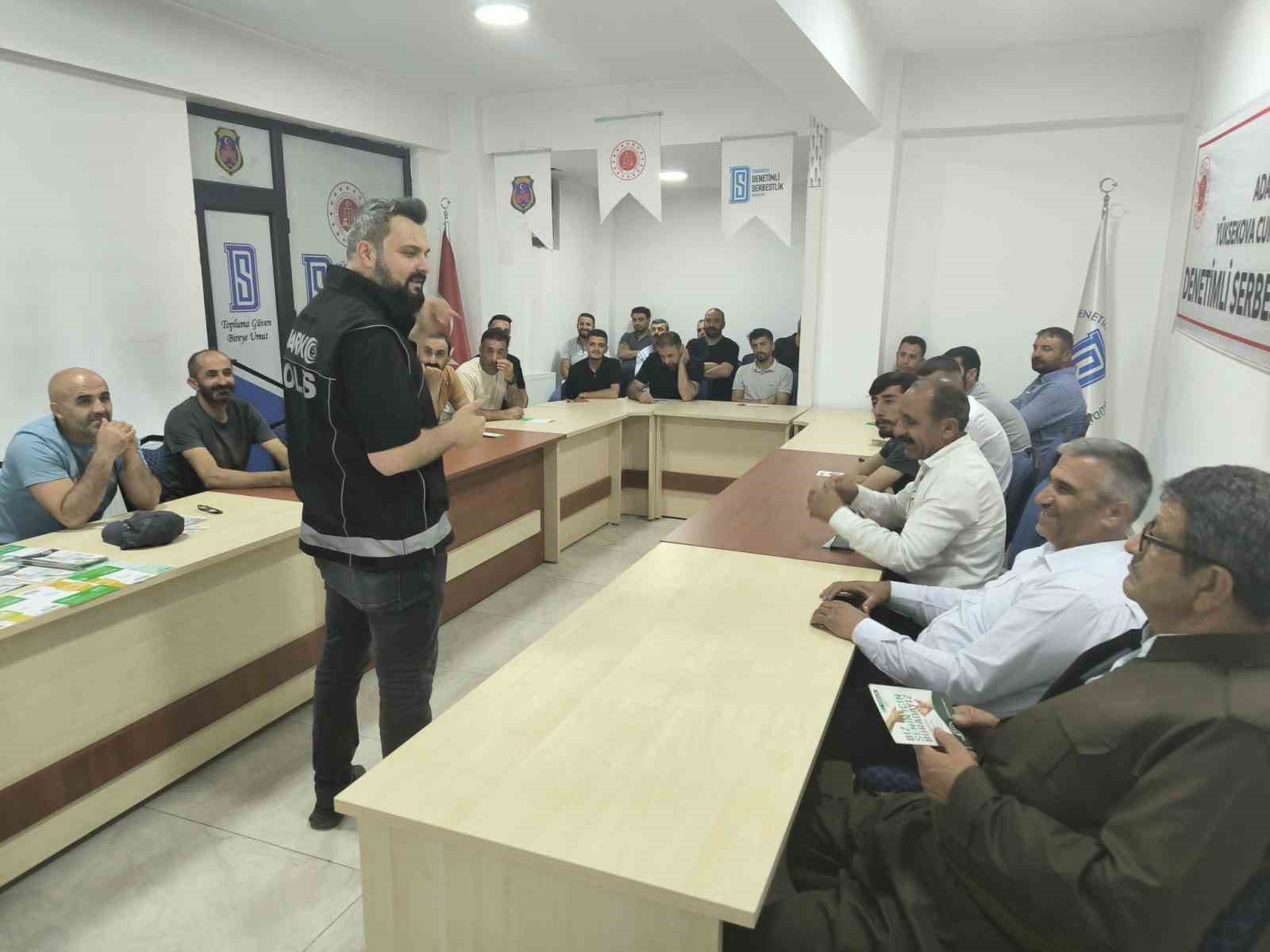 Hakkari emniyeti bin 500 broş&uuml;rle UYUMA ve NARVAS tanıtıldı
