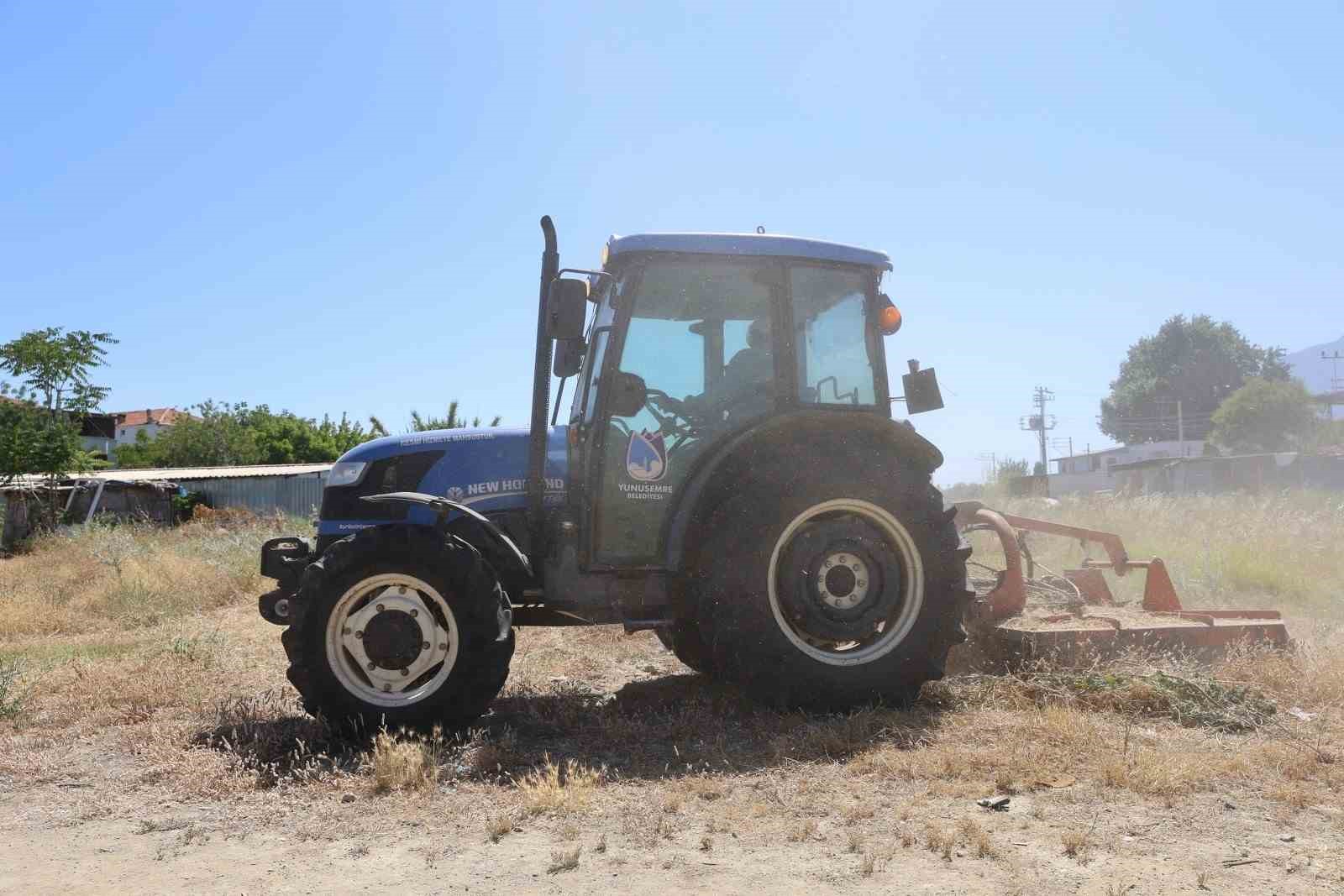 Yunusemre’den park ve bahçelerde kapsamlı çalışma