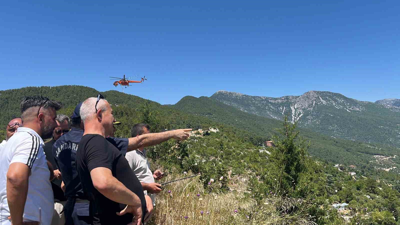 Alanya’da çıkan orman yangını kısmen kontrol altına alındı