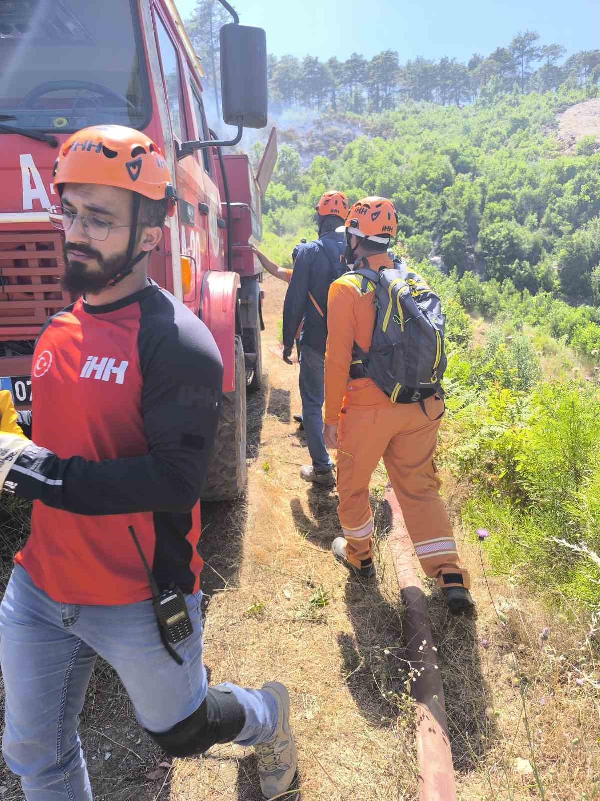 Alanya&rsquo;da &ccedil;ıkan orman yangını kısmen kontrol altına alındı
