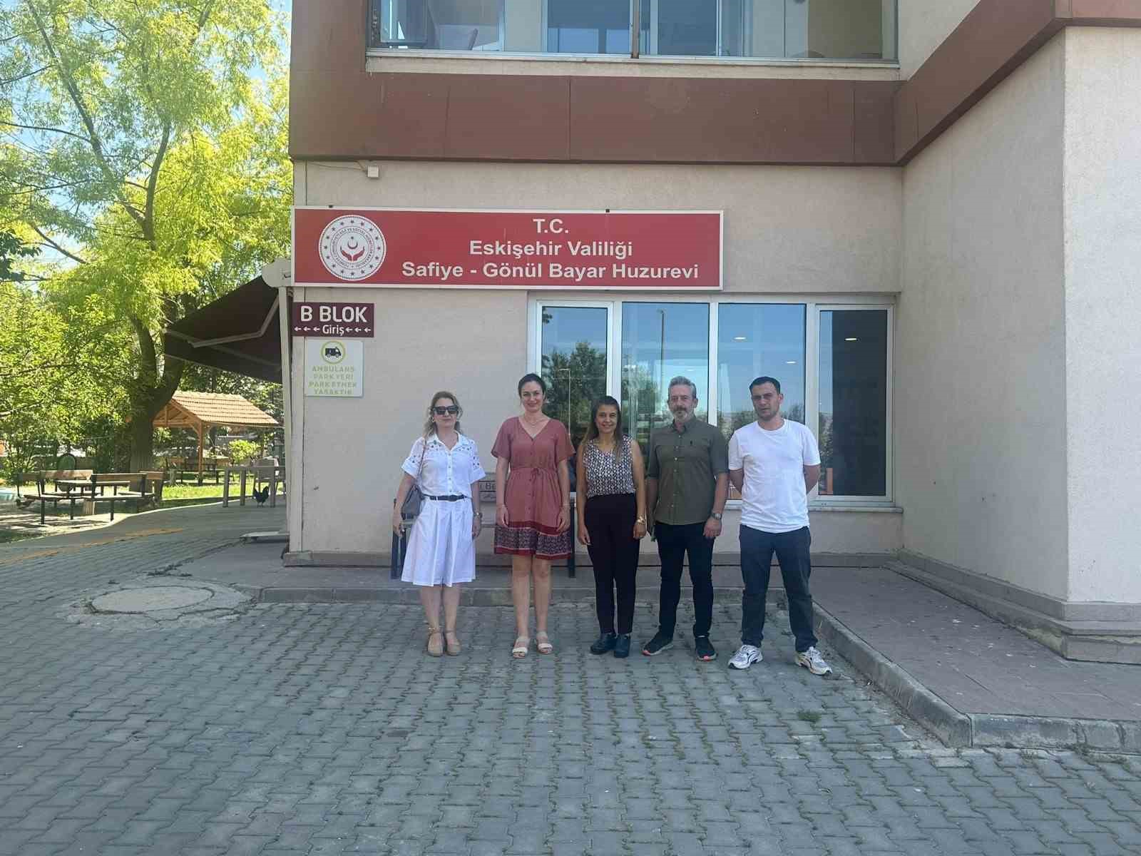 80 yaş üstü ve yatağa bağımlı bireyler için e-rapor süreci huzurevlerinde anlatıldı