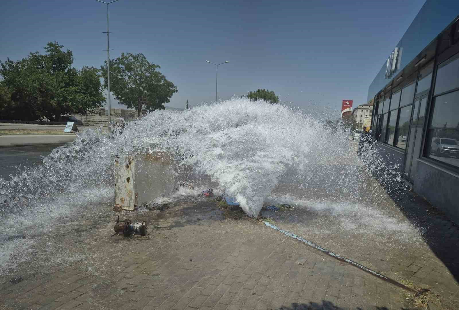 Kopan vanadan sular boşa aktı