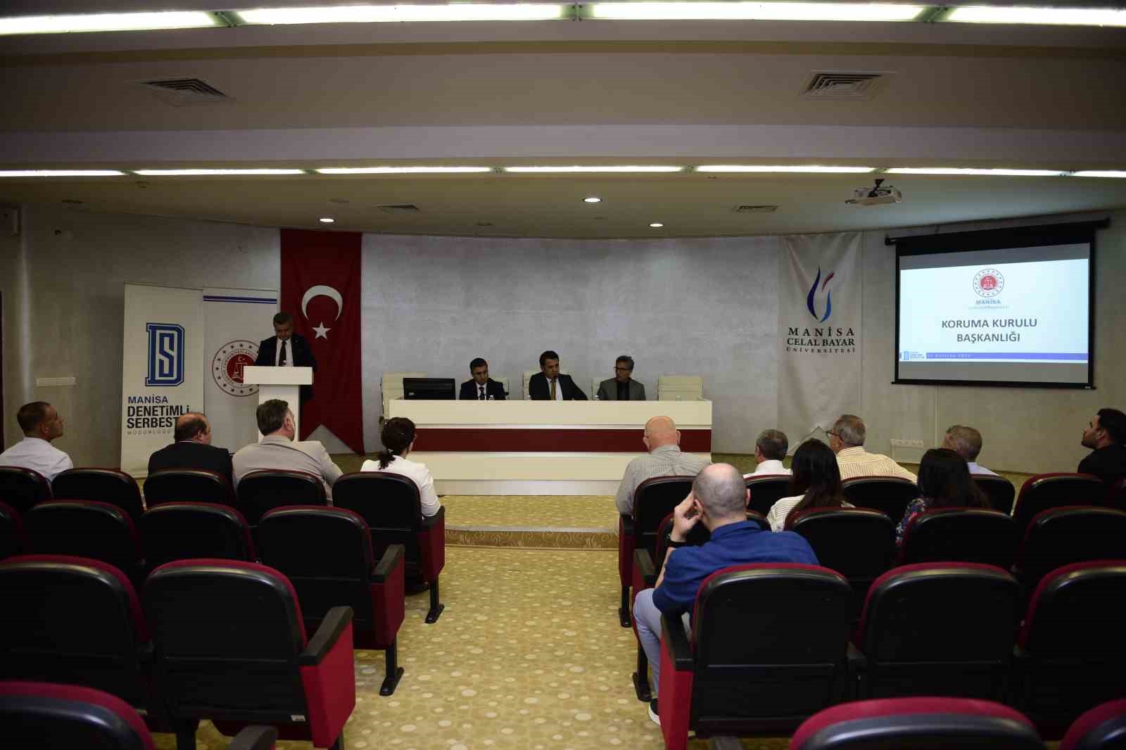 Manisa’daki yükümlüler yaz döneminde okulları boyayacak