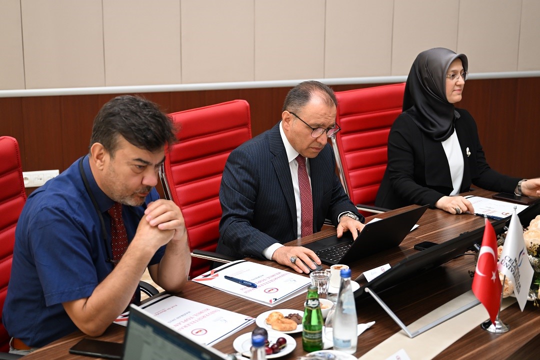 MCBÜ ÜAK Yönetim Kurulu Toplantısına ev sahipliği yaptı

