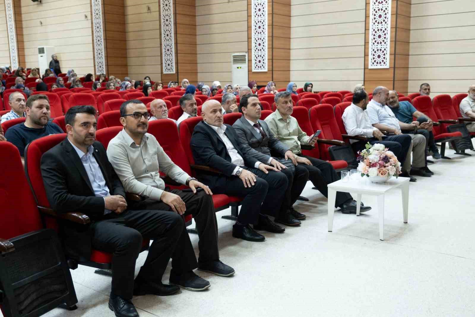 Yaz Kur&rsquo;an kursları uygulama esasları kapsamında seminer d&uuml;zenlendi
