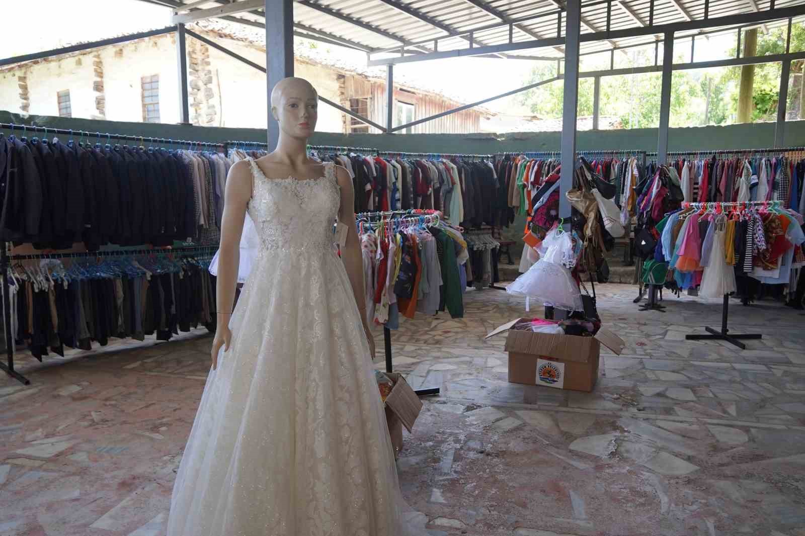 Gezici mağaza kırsalda yüzleri güldürdü