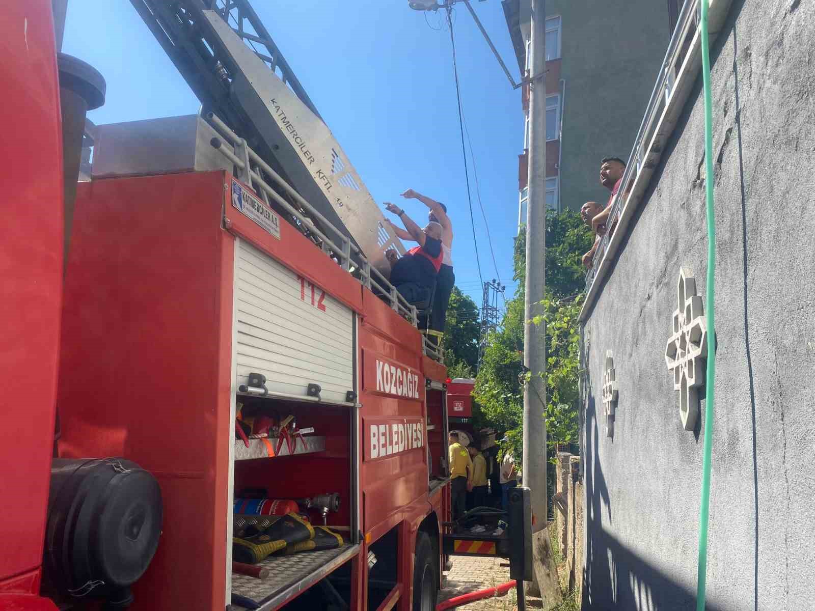 Ocaktan sı&ccedil;rayan kıvılcımlar 5 evi yaktı
