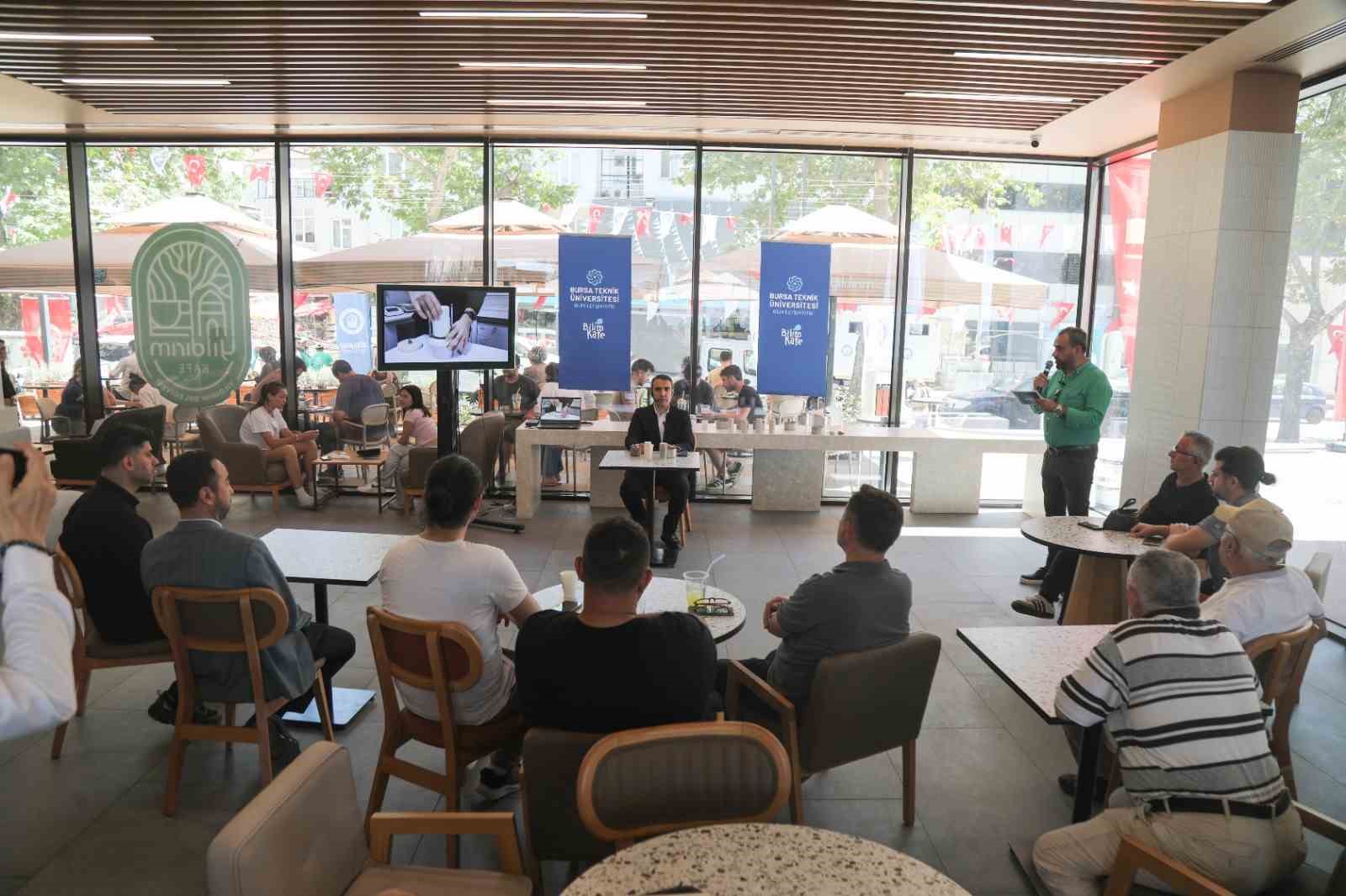 BTÜ’den toplumla bilimsel buluşma: Bilim Kafe’nin ilk etkinliği gerçekleşti