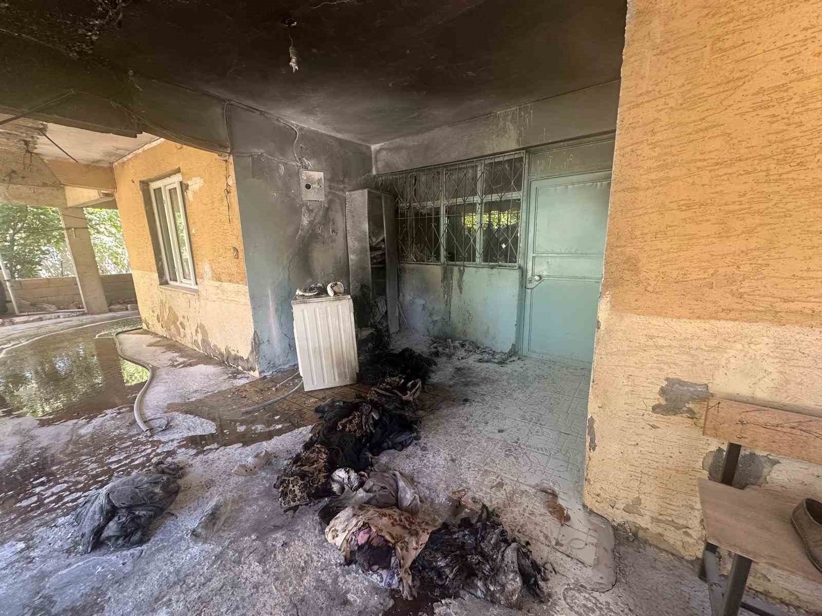 Elektrik arızası yangına neden oldu