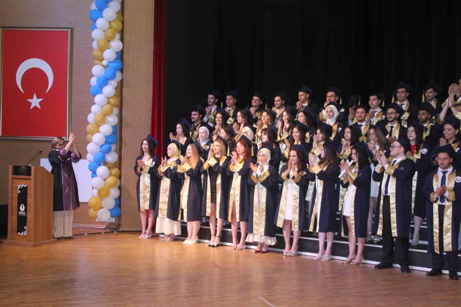 ODÜ Tıp Fakültesi 105 mezun verdi
