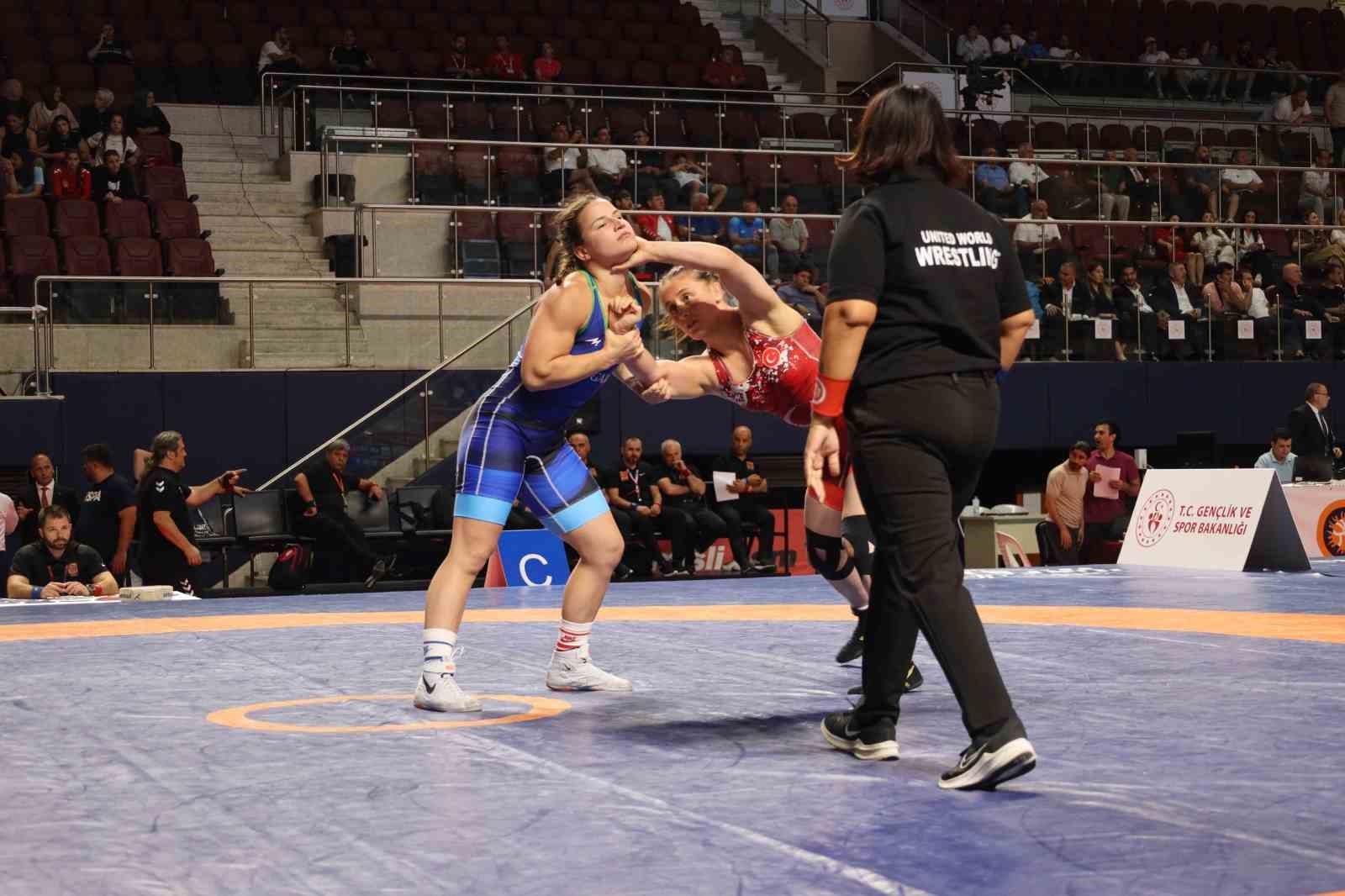 Kocaeli’de güreş heyecanı sürüyor