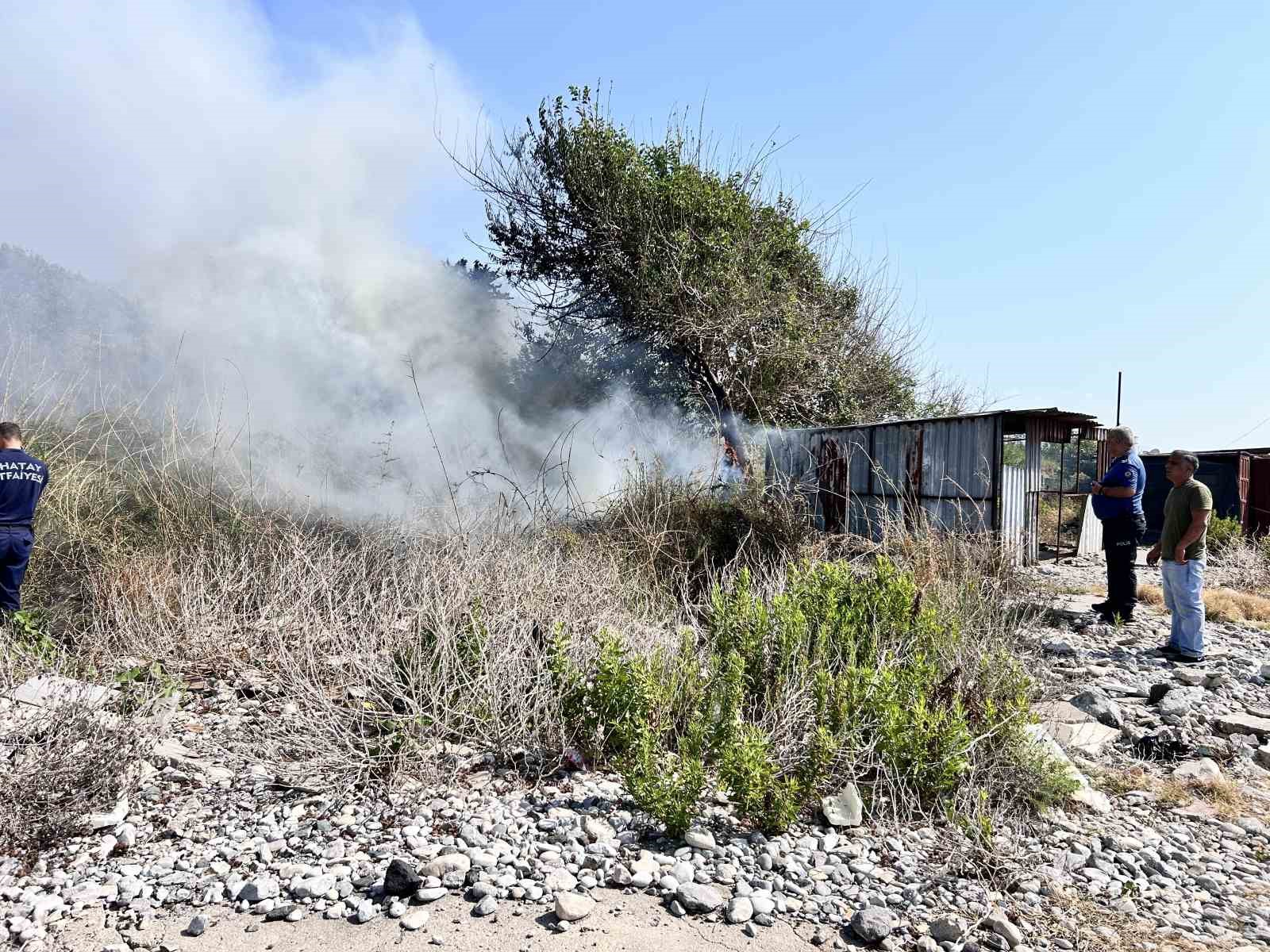 Hatay&rsquo;da baraka alevlere teslim oldu
