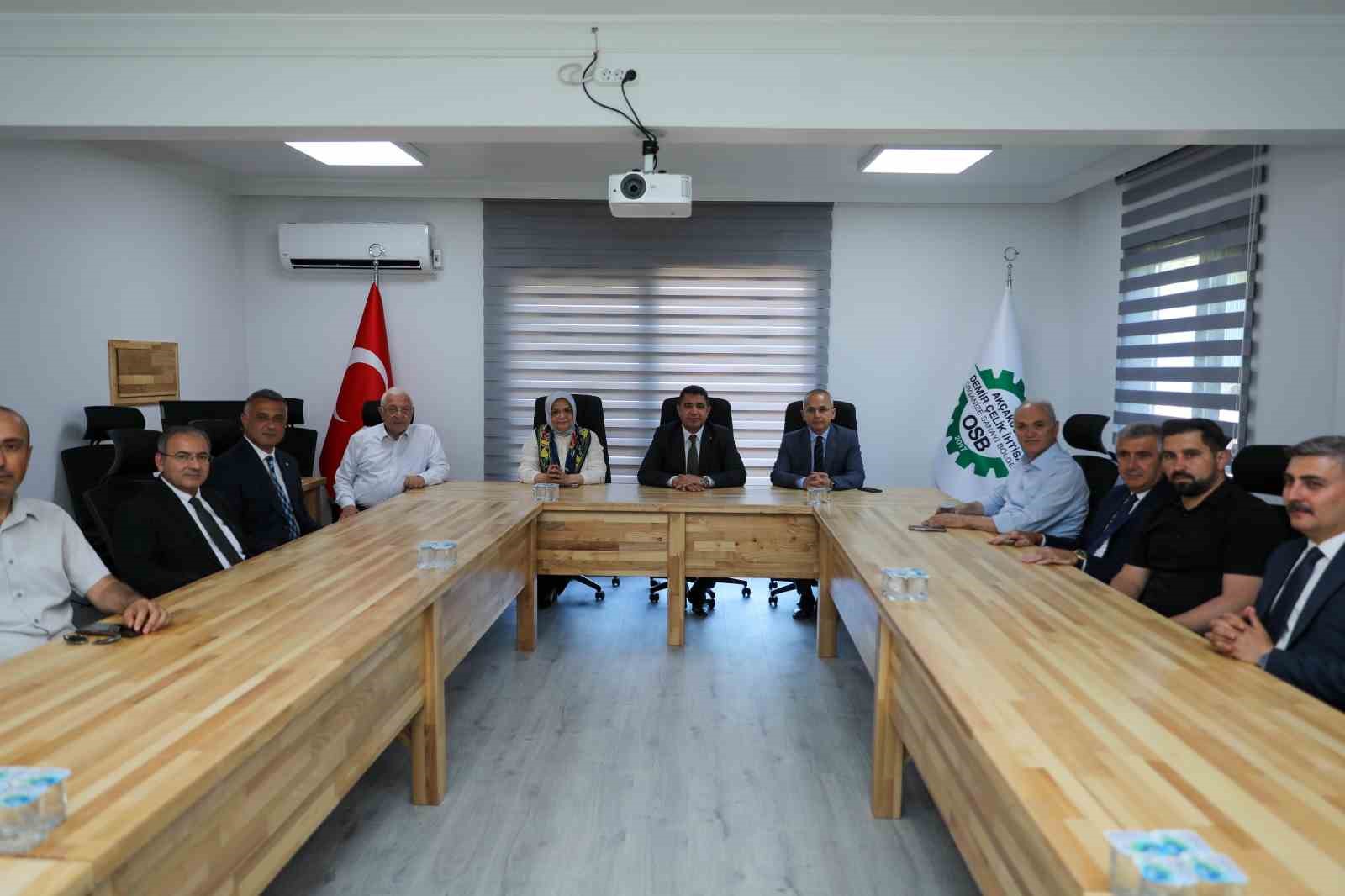 Ak&ccedil;akoca Demir &Ccedil;elik İhtisas OSB hizmet binası t&ouml;renle a&ccedil;ıldı
