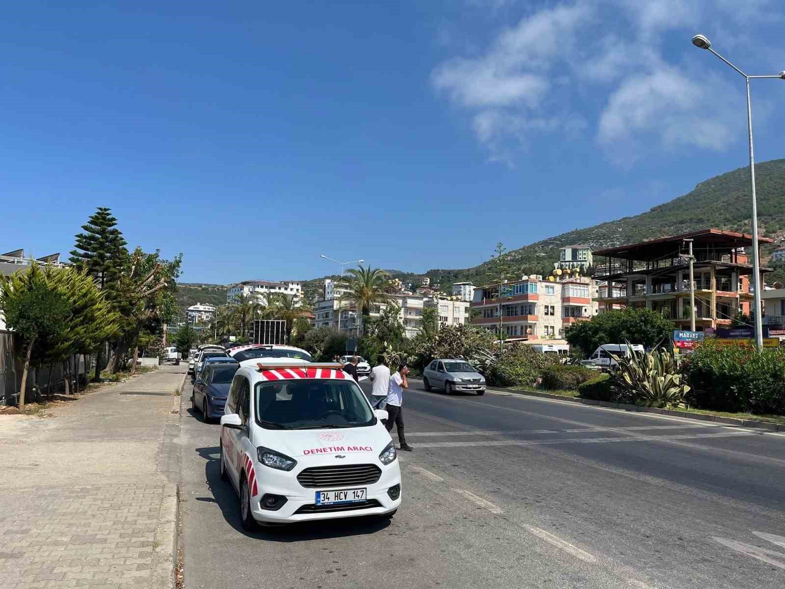 Gazipaşa’da korsan taşımacılık yapan 5 araç trafikten men edildi