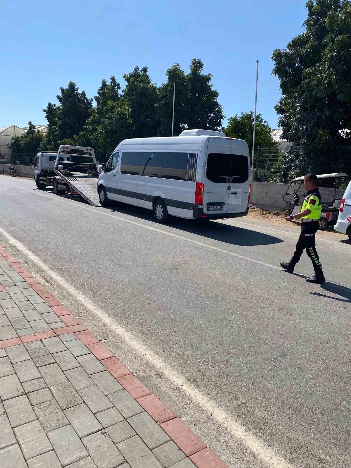 Gazipaşa&rsquo;da korsan taşımacılık yapan 5 ara&ccedil; trafikten men edildi
