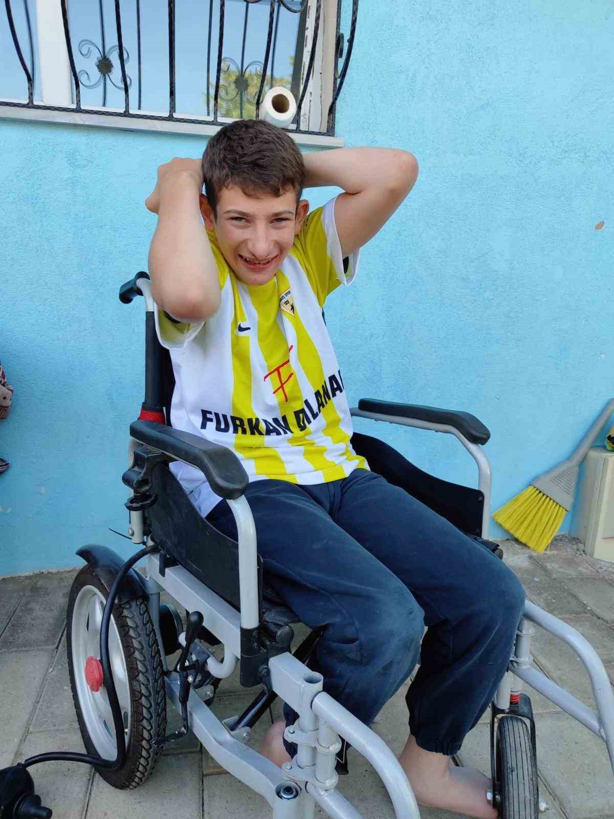 Muşlu Ses Sanatçısı Furkan Dilanar sözünü tuttu