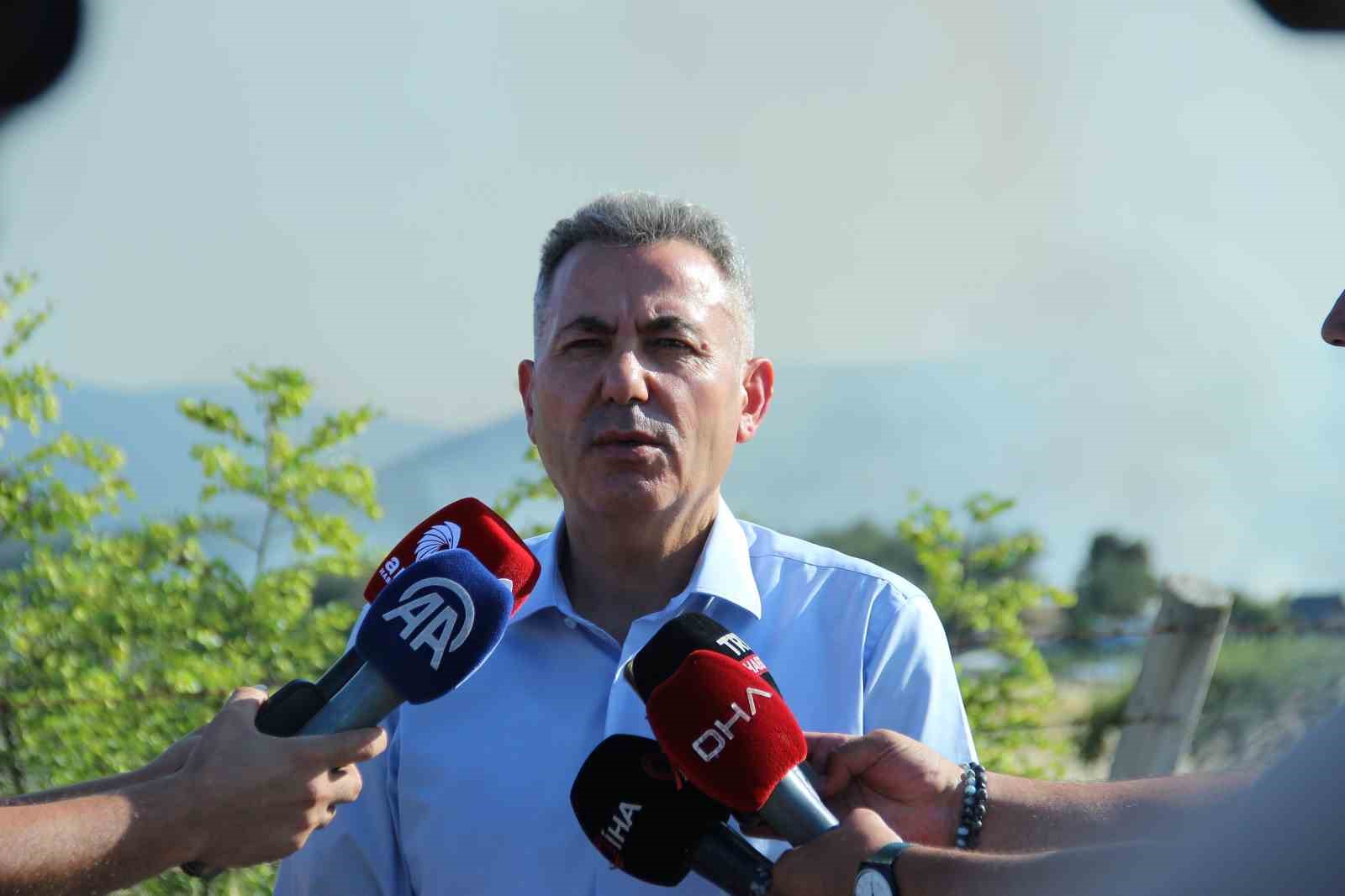 Vali Elban’dan Bornova yangını açıklaması: "Enerjisi düşmüş durumda"