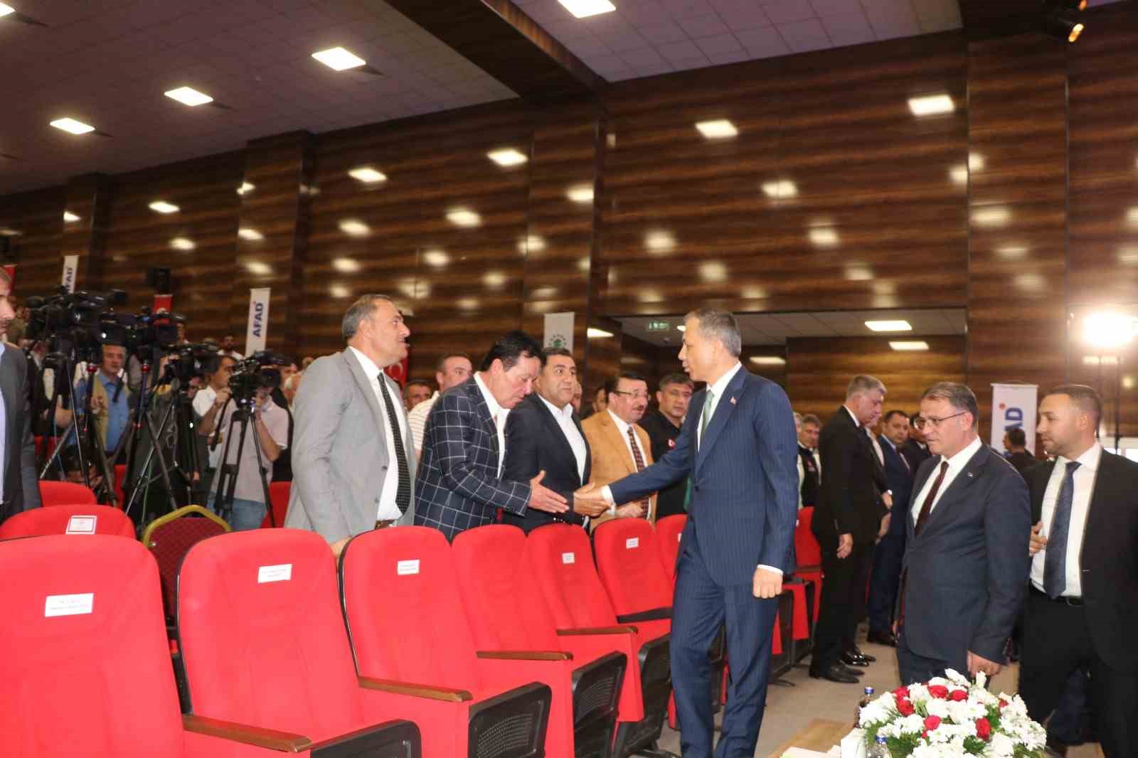 İ&ccedil;işleri Bakanı Yerlikaya: "B&uuml;y&uuml;k ve g&uuml;&ccedil;l&uuml; T&uuml;rkiye&rsquo;yi birlikte inşa edeceğiz"
