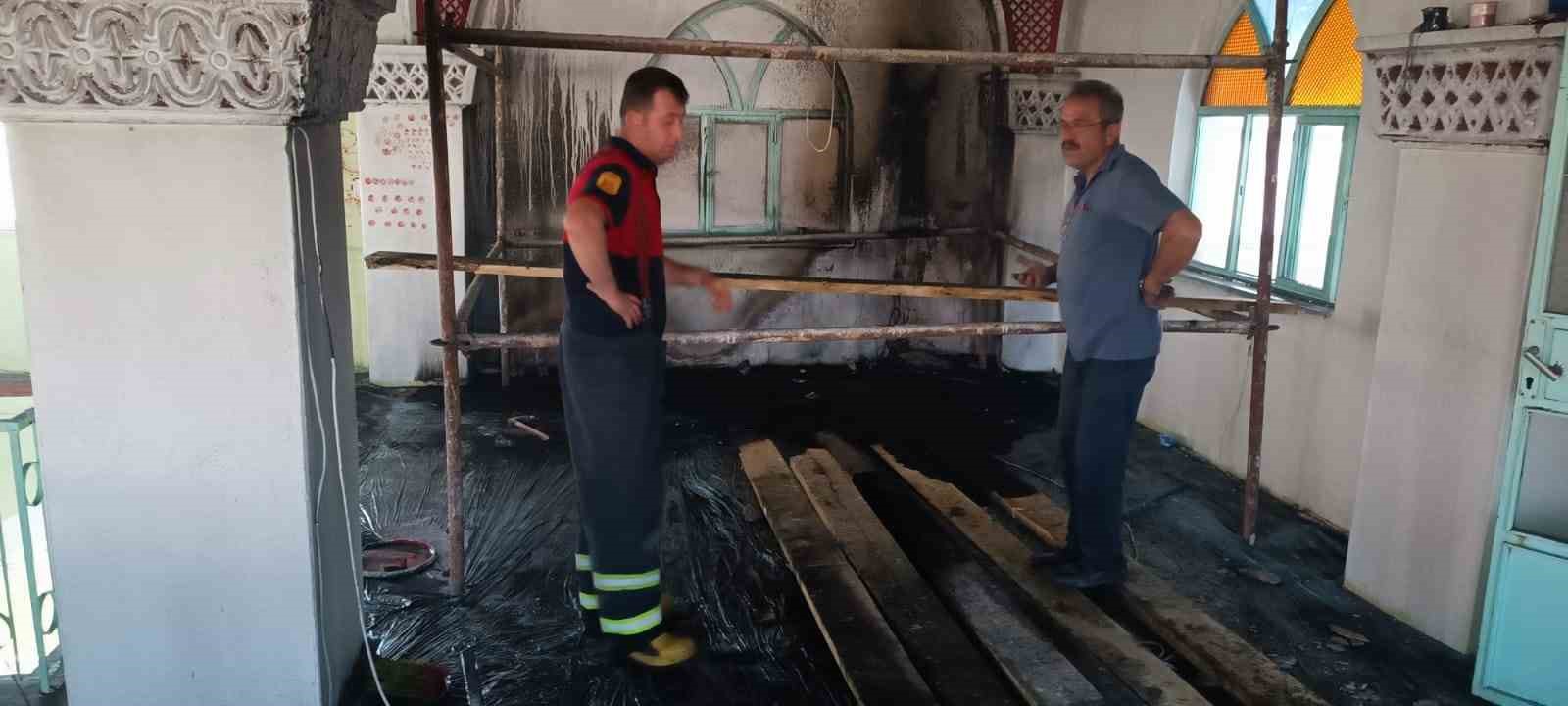 Osmancık’ta camide çıkan yangın söndürüldü