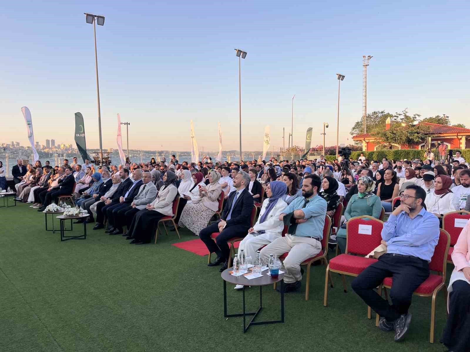 Yeşilay, Liseler Arası M&uuml;nazara Turnuvası T&uuml;rkiye Finali yapıldı
