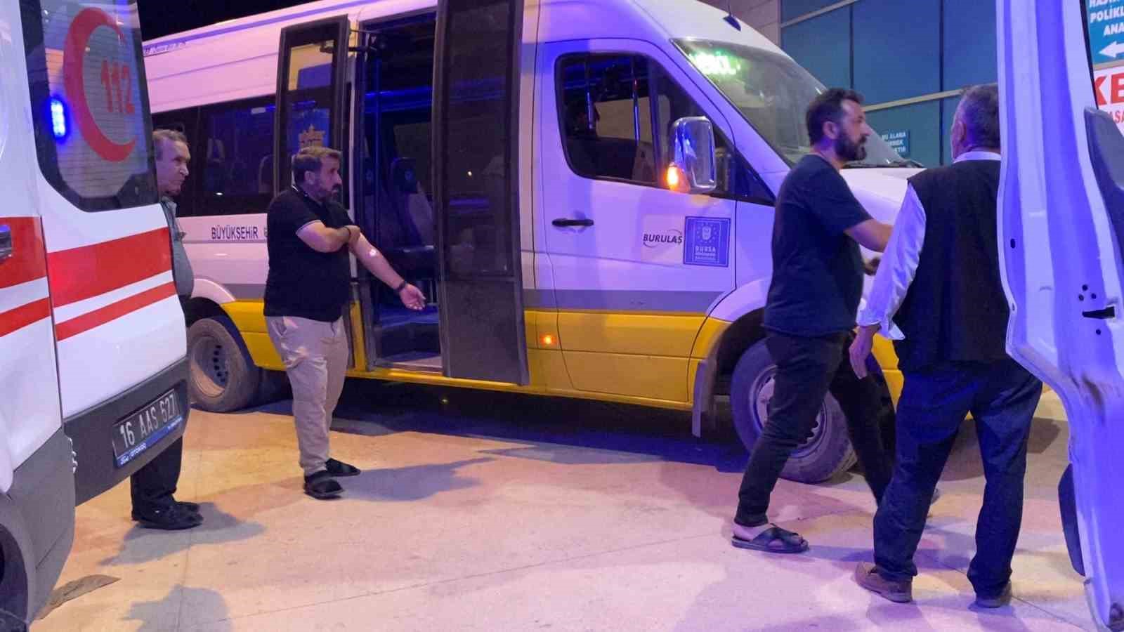 Kalp krizi geçiren vatandaşı otobüs şoförü hastaneye yetiştirdi