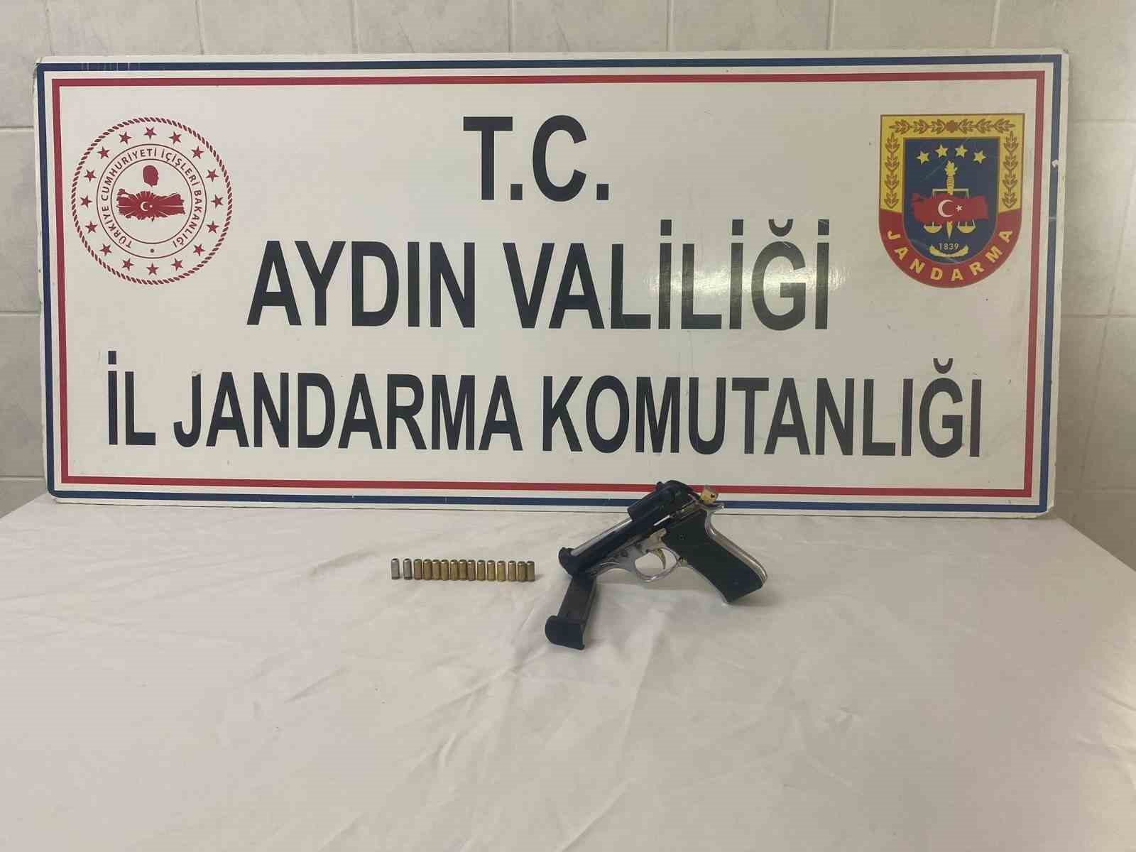 Şüphe üzerine durdurulan şahıstan tabanca ele geçirildi