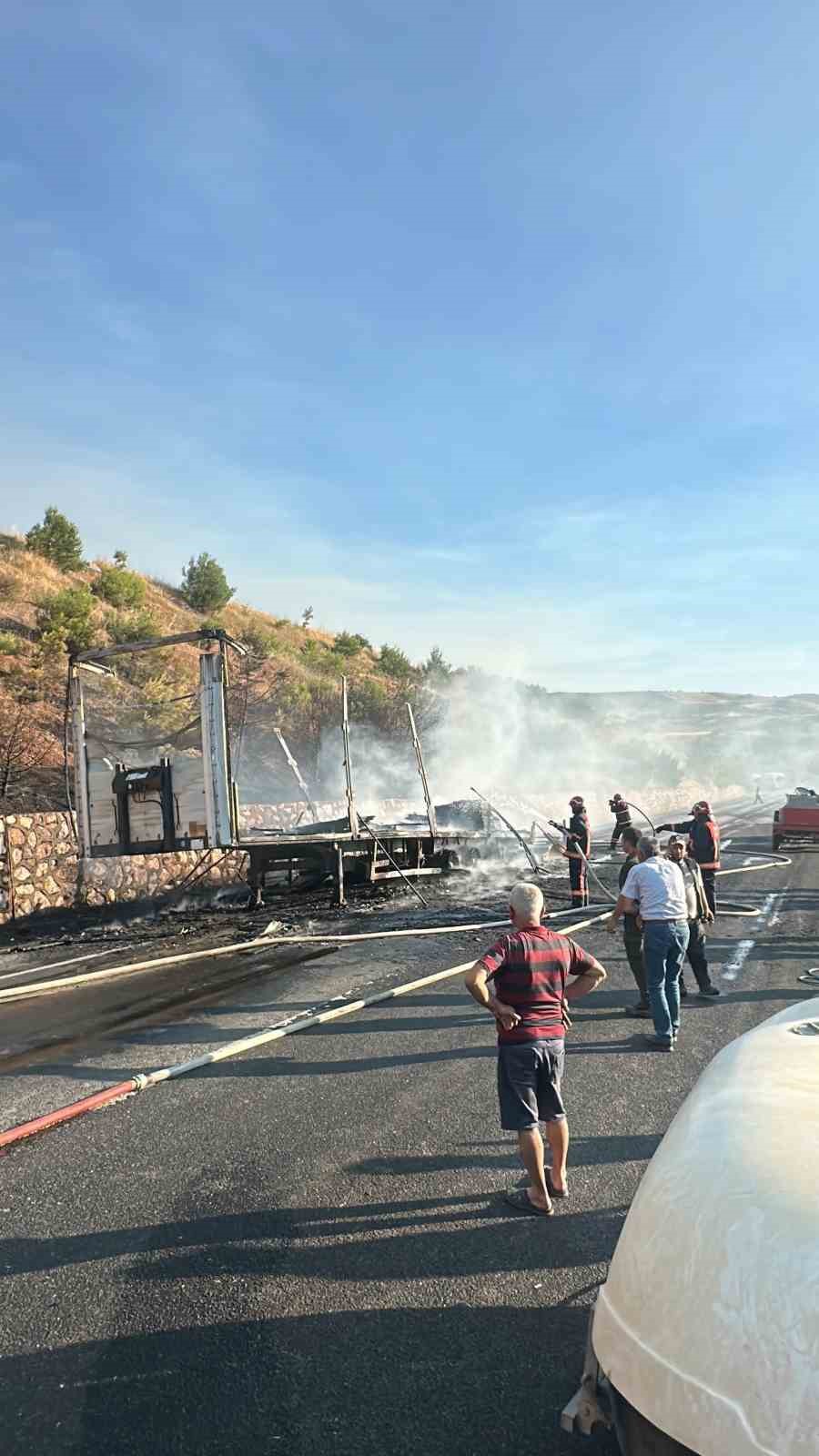 Sunta y&uuml;kl&uuml; dorse alev alev yandı
