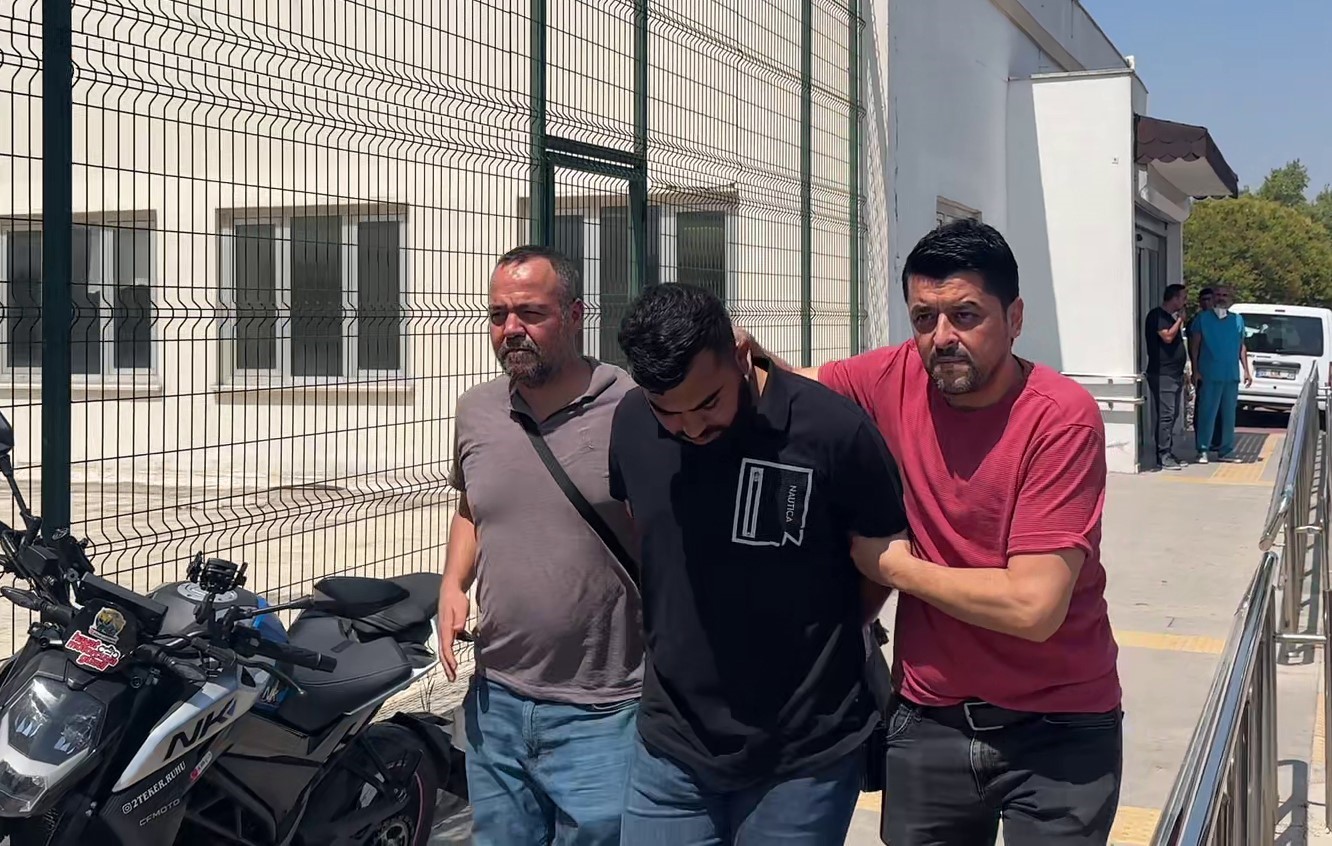 Adana’da 5 kişilik aile uyurken evlerini yakan şüpheli tutuklandı