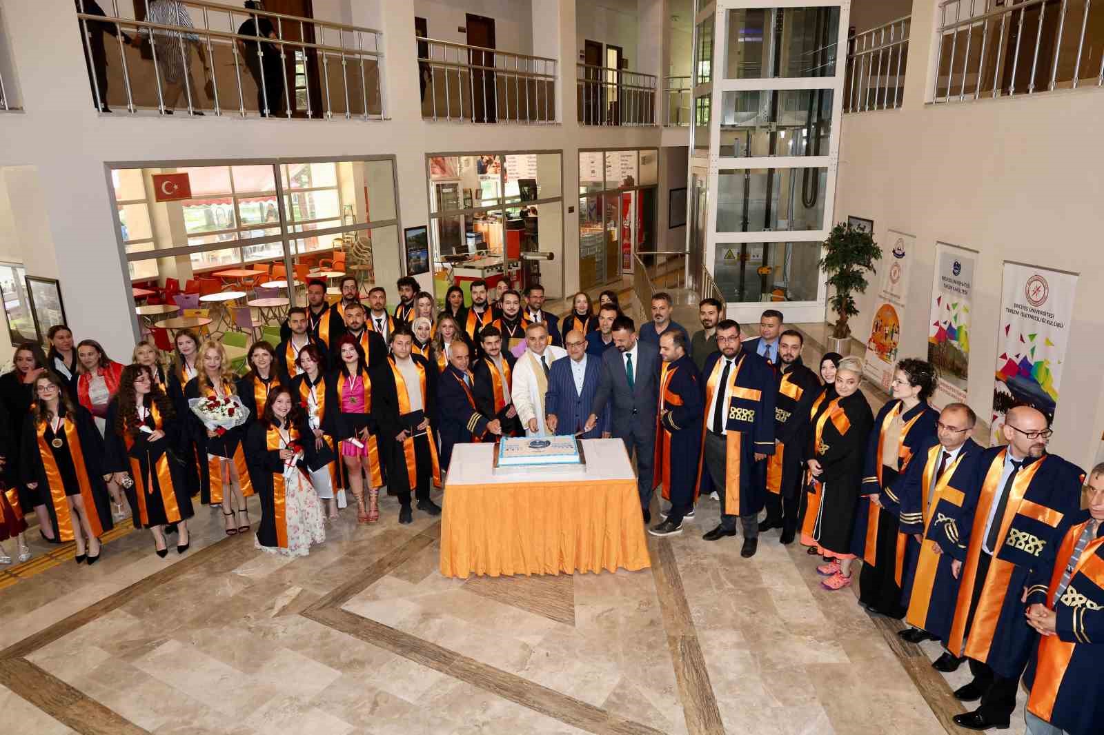 ERÜ Turizm Fakültesi 16. dönem mezunlarını verdi