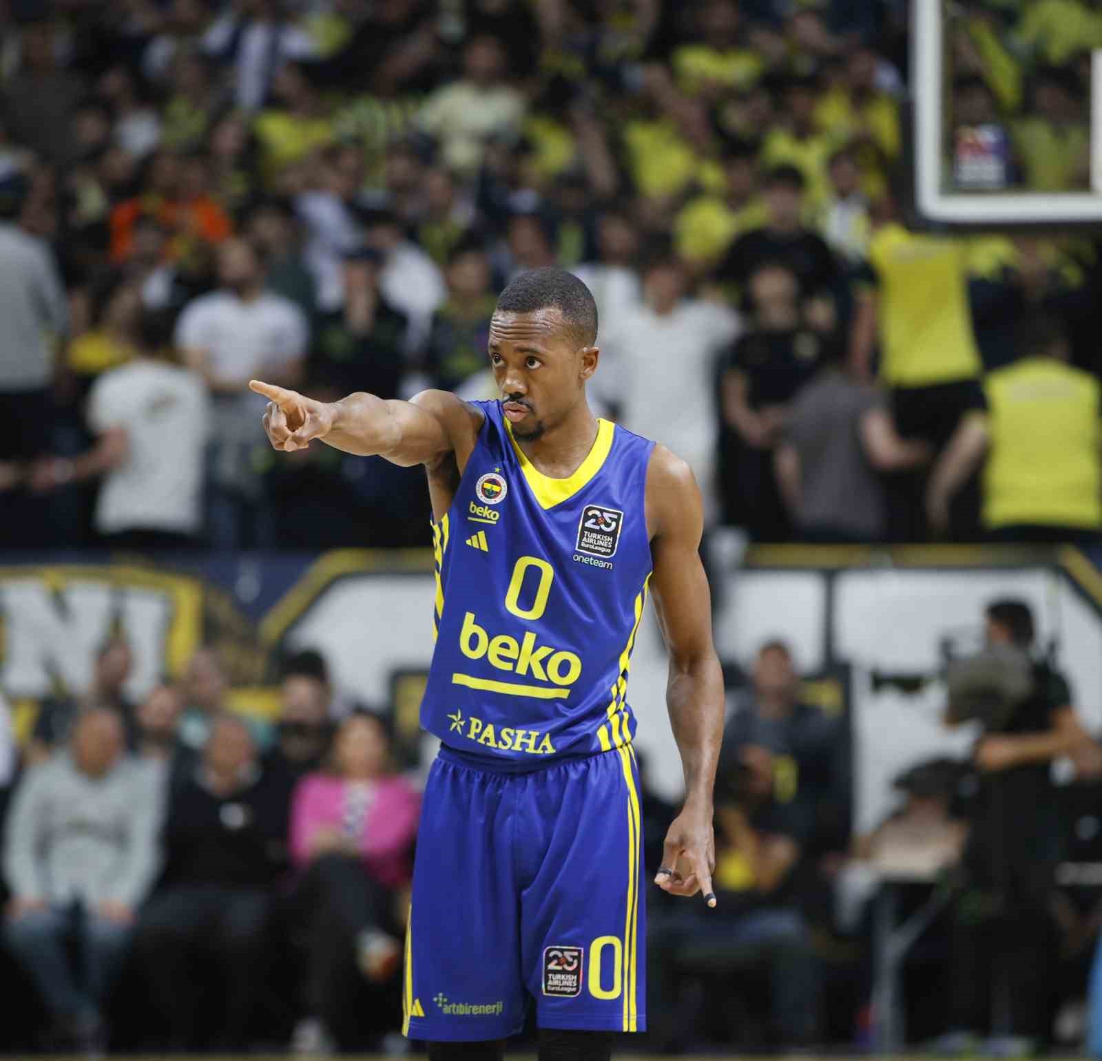 Fenerbahçe, Errick McCollum ile yollarını ayırdı
