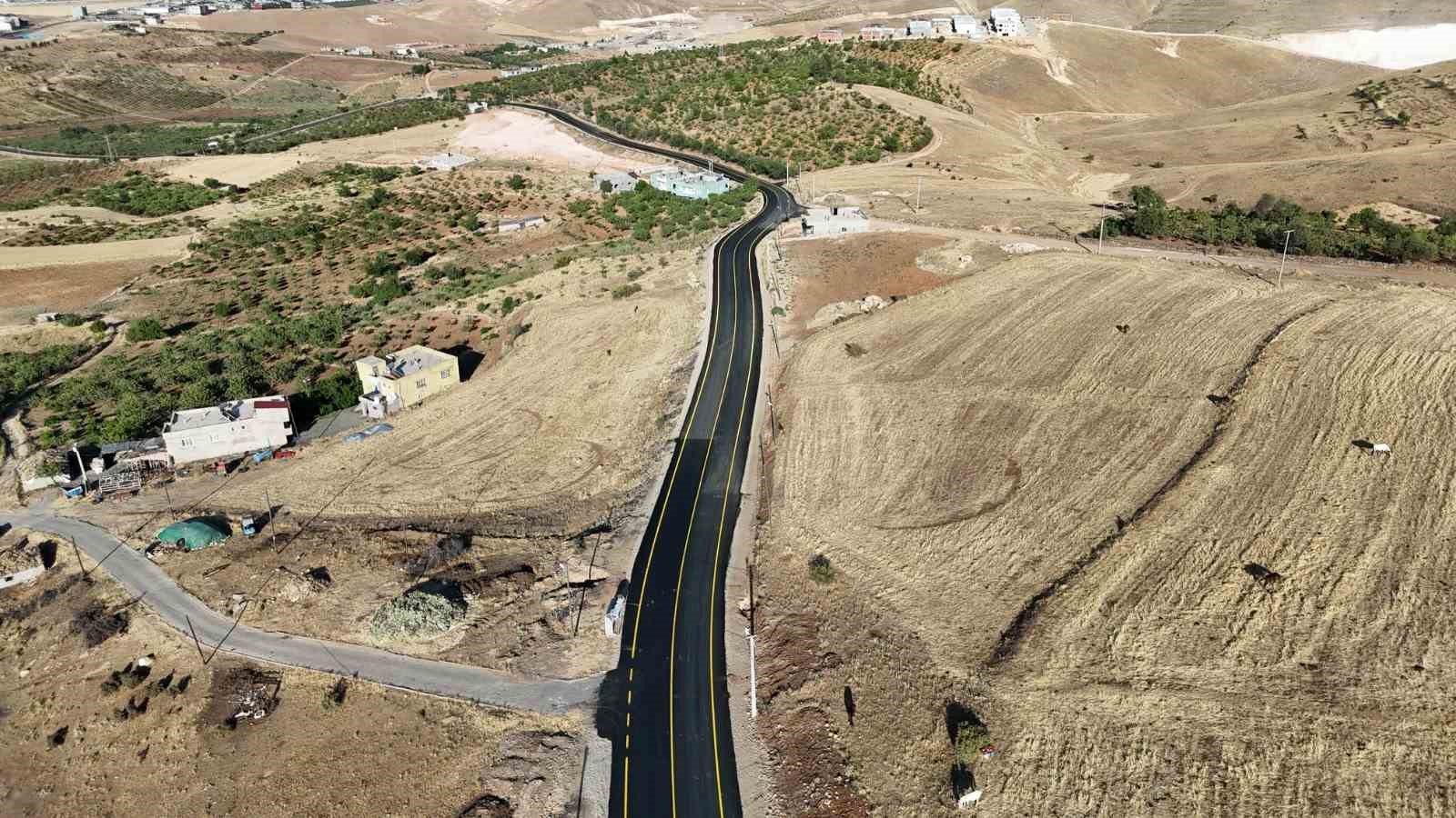 Siirt’te 29 köyün bağlantı yolu sıcak asfaltla yenilendi